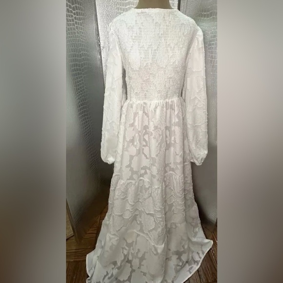 Dresses & Skirts - White Hippie Boho Wedding or Party Dress Pucker Leotard Top Full Skirt Floral